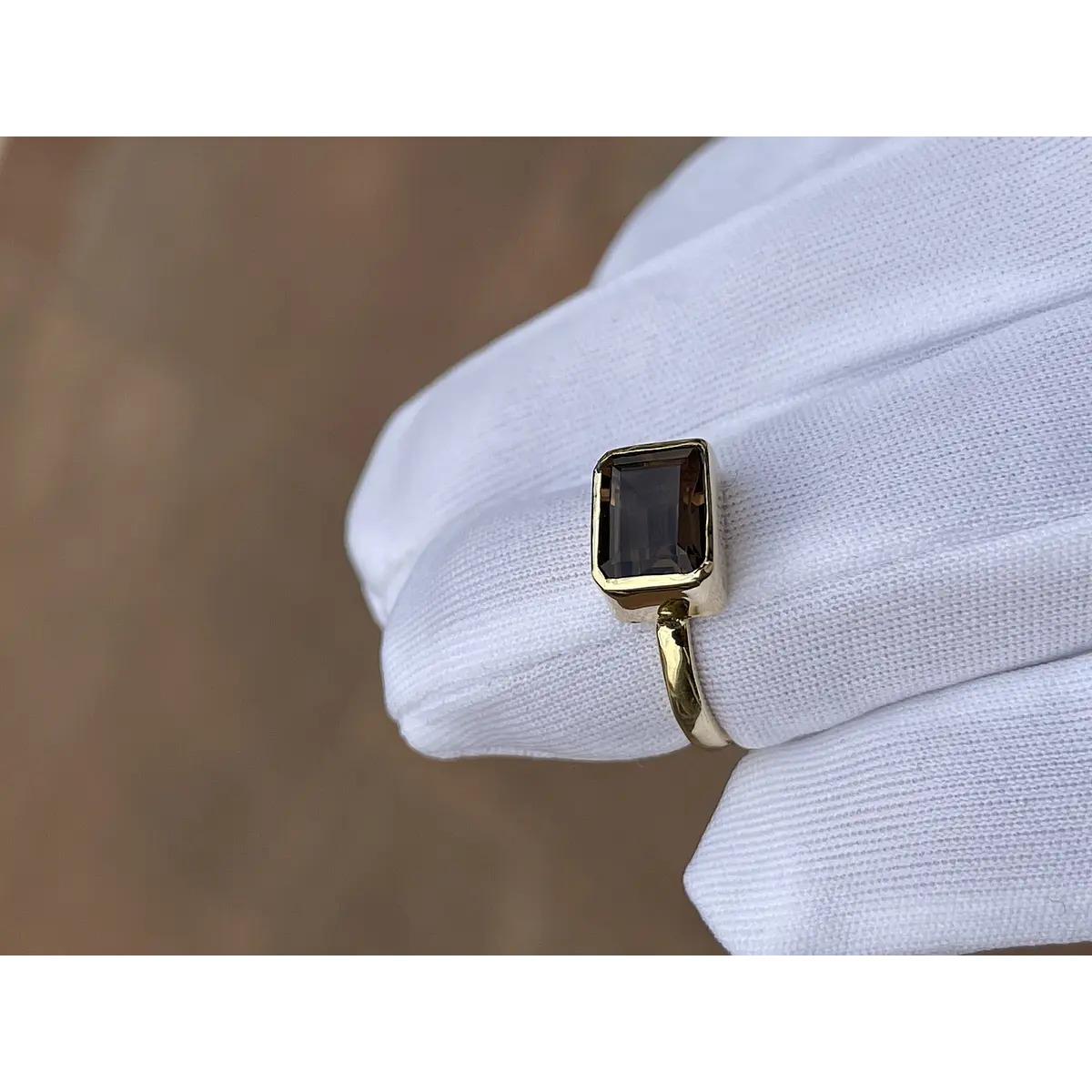 Anillo en oro amarillo de 14k, biselado, en talla ajustab... | Versatto ...