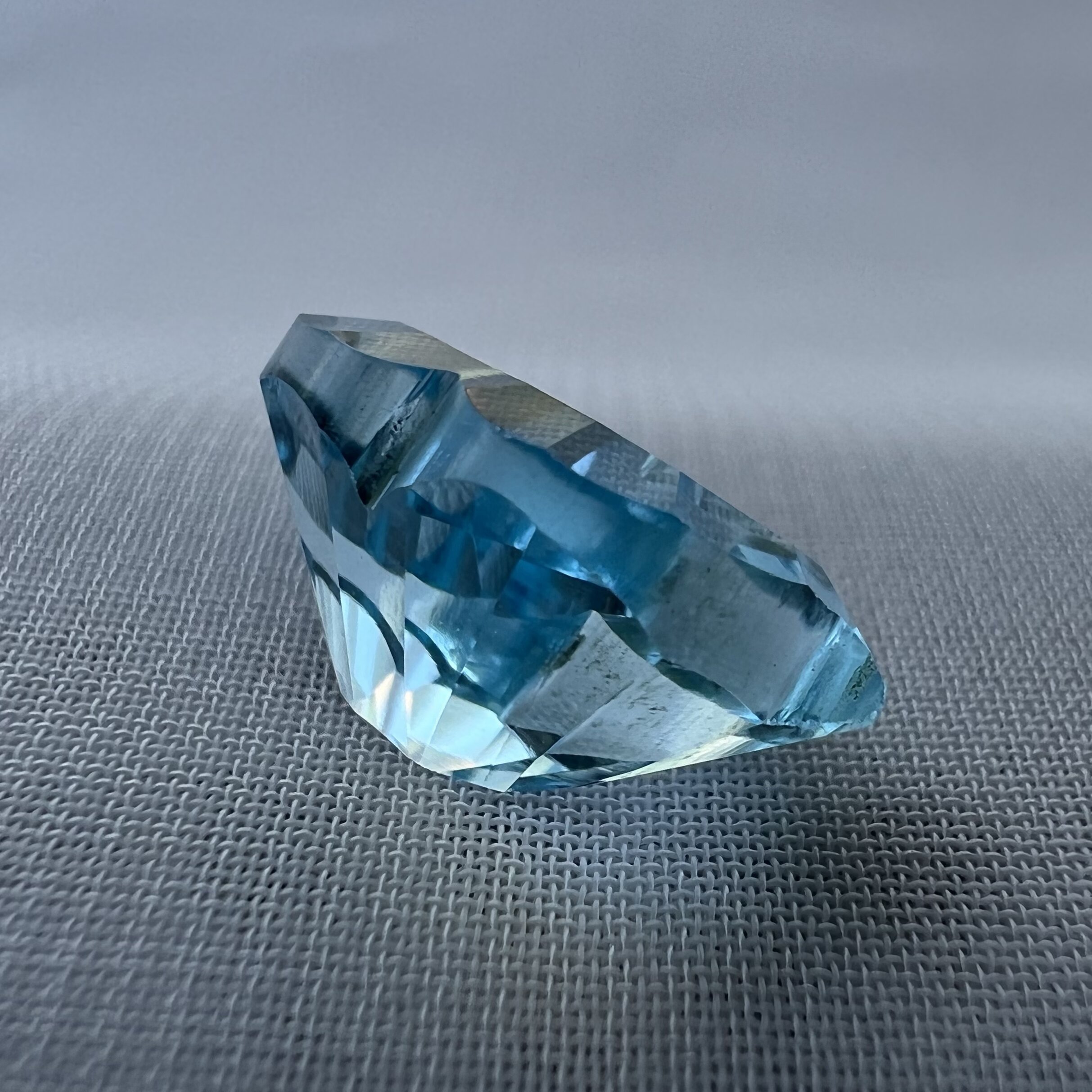 Topacio Azul-4.35ct-13.1x7.4mm