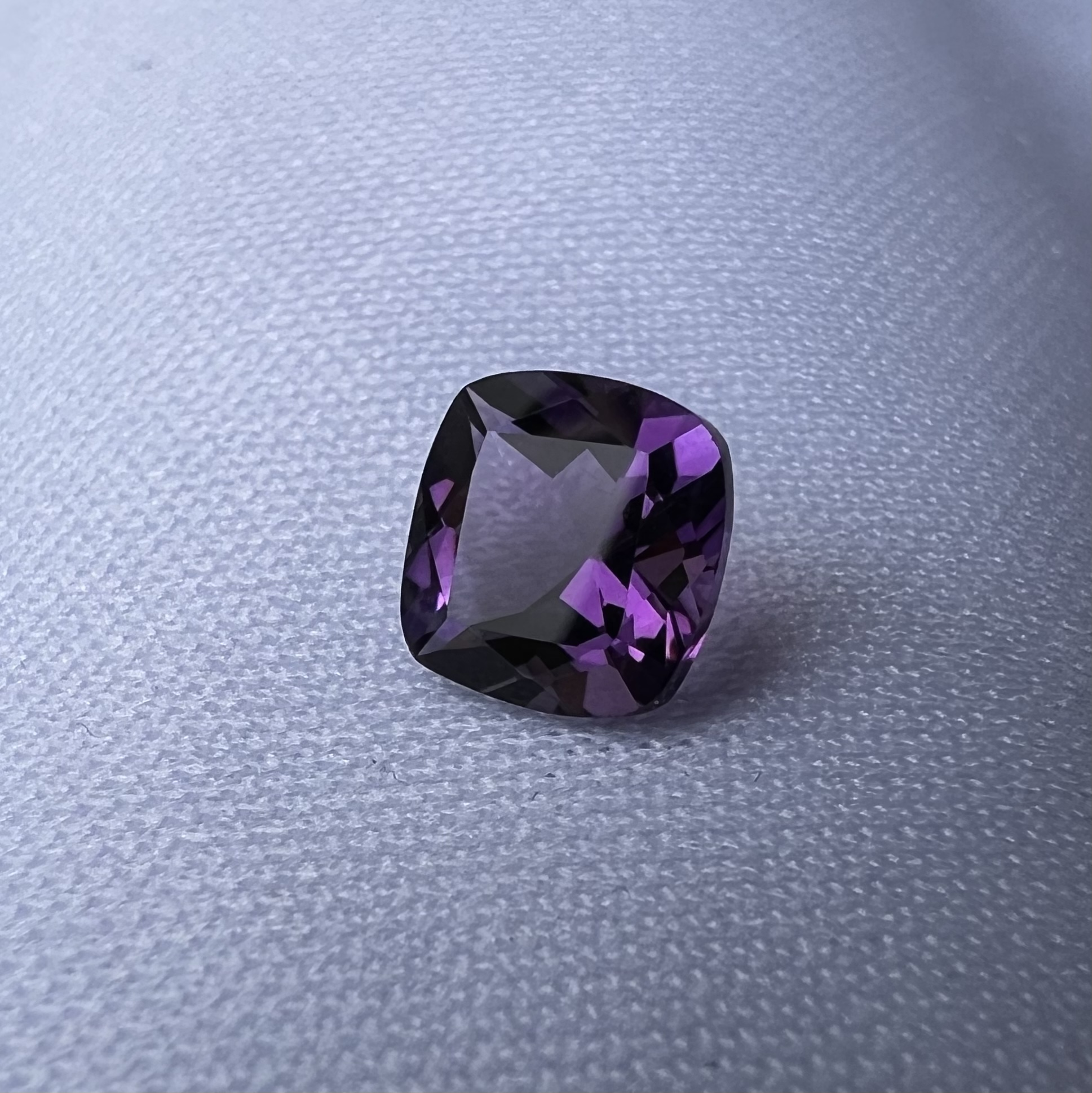 Amatista-1.35ct-6.8x6.8mm