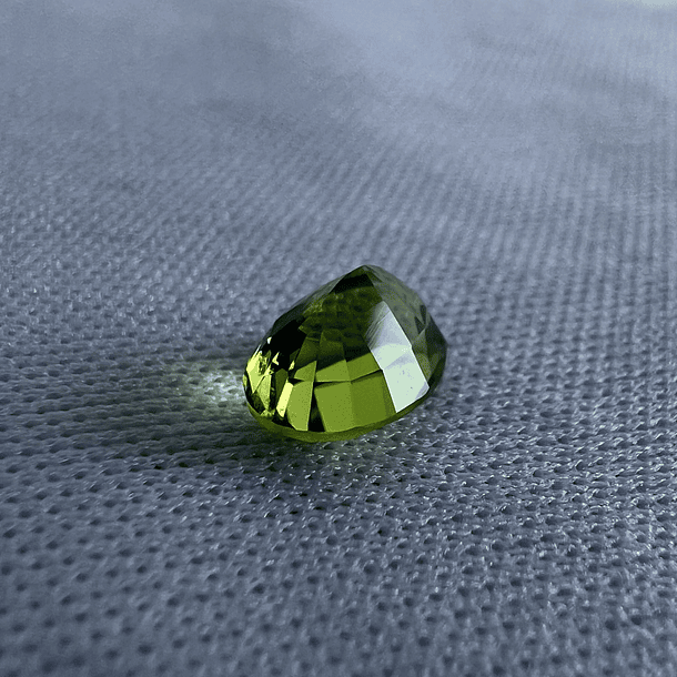 Peridoto Pakistaní-1.75ct-8.1x6.1mm 2