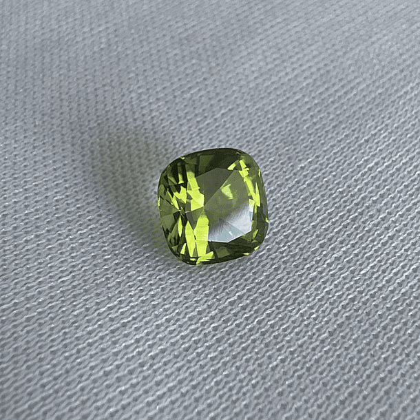 Peridoto Pakistaní-1.80ct-6.9x6.9mm 1