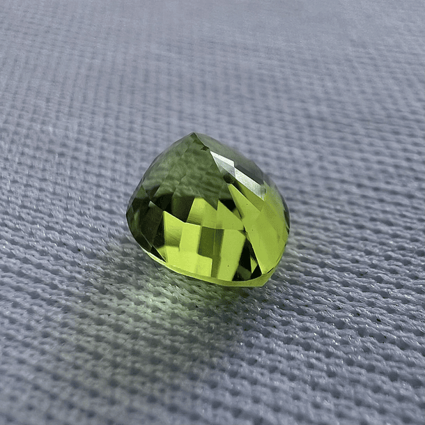 Peridoto-1.45ct-7.8x5.8x4.5mm 2