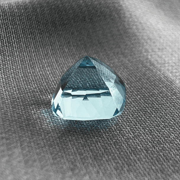 Topacio Azul-3.75ct-8.1x81x6.4mm 2