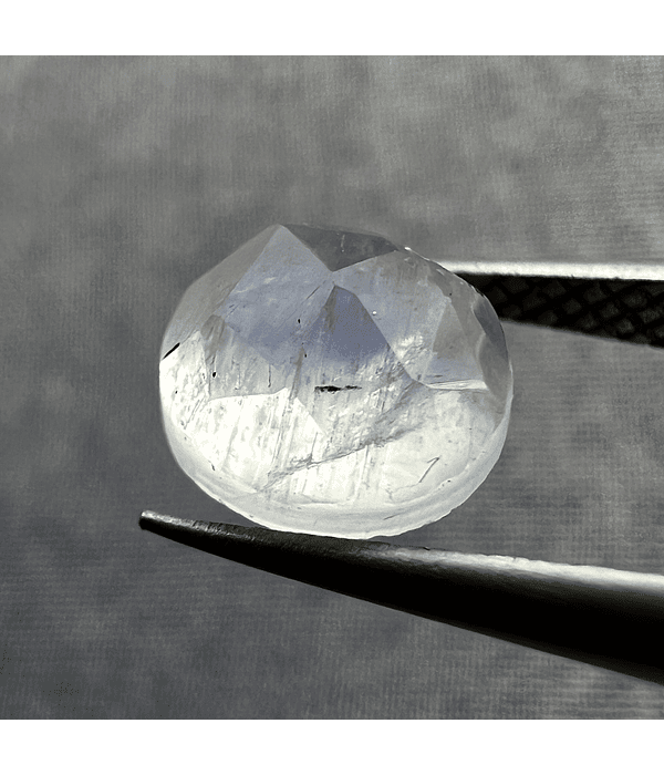 Piedra Luna-0.85ct-5.9x5.9x3.2mm