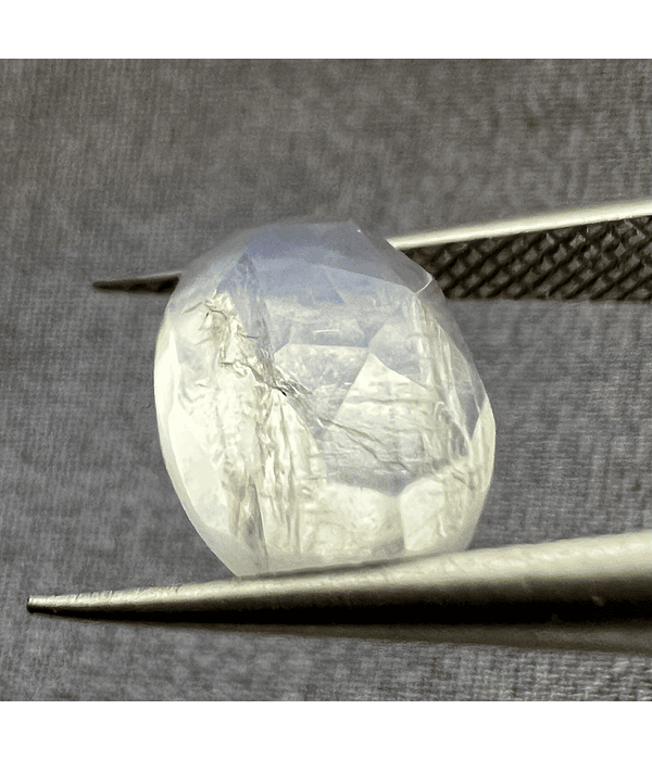 Piedra Luna-2.50ct-9x6.9x4.6mm