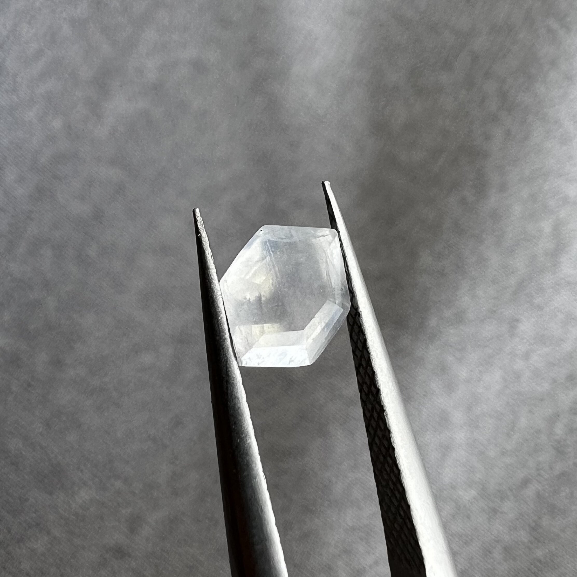 Piedra Luna-0.65ct-6.5x4.9x3.6mm