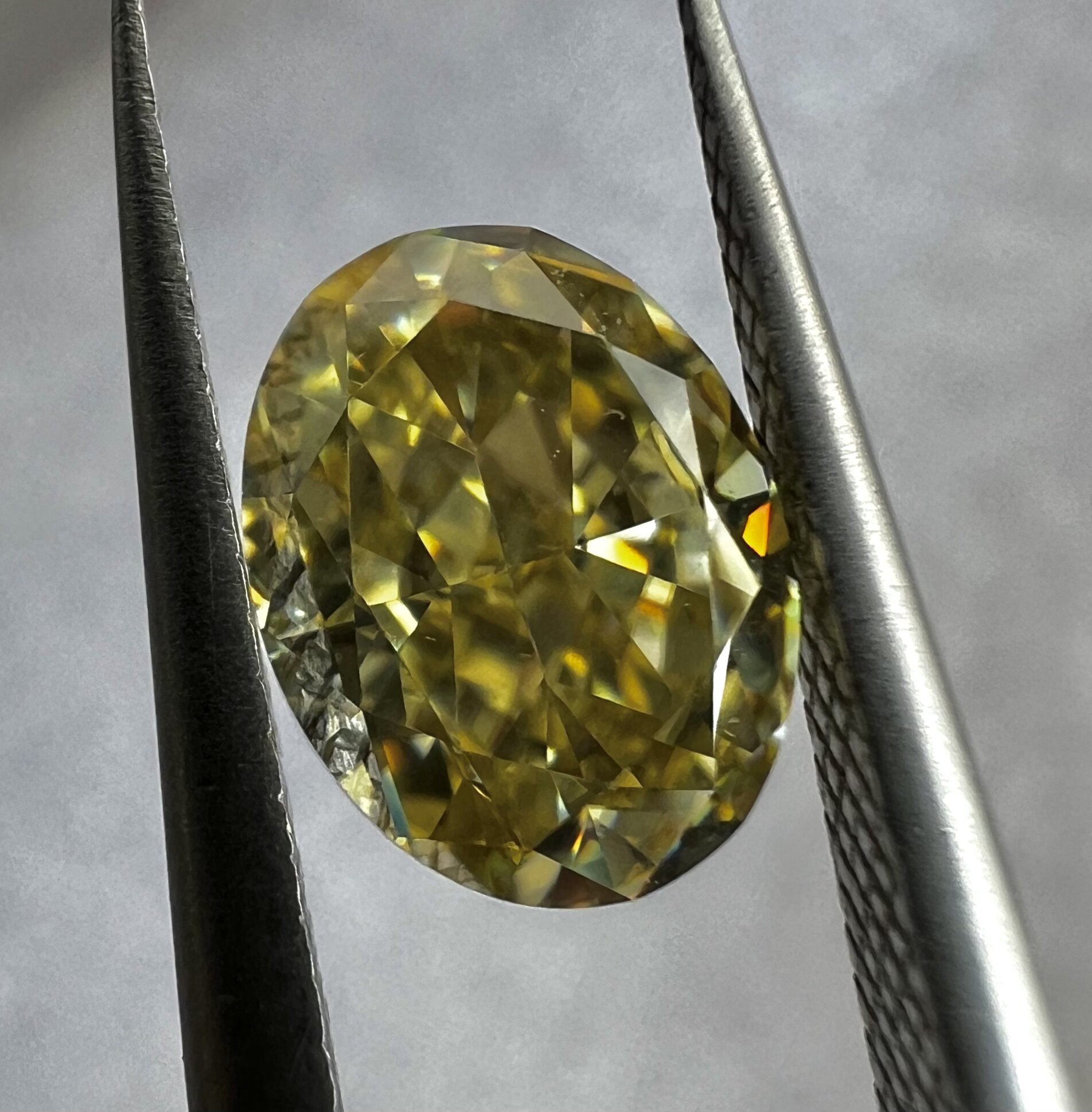 Moissanita amarilla-1.48ct-8x6mm