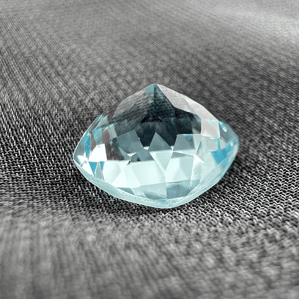 Topacio azul-4.30ct-8.8x8.7x6.1mm 4