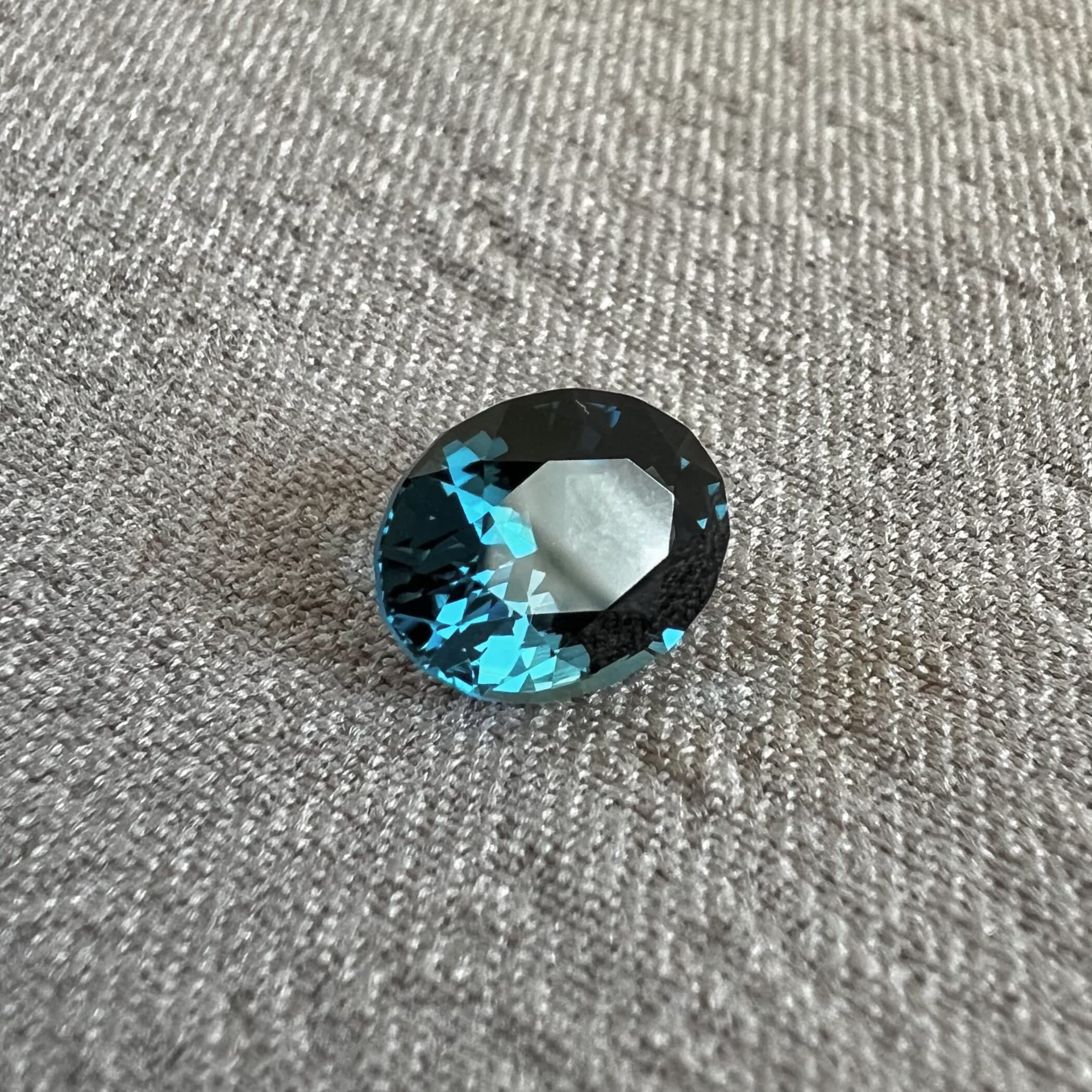 Topacio London Blue-3.50ct-10x7.8x5.5mm