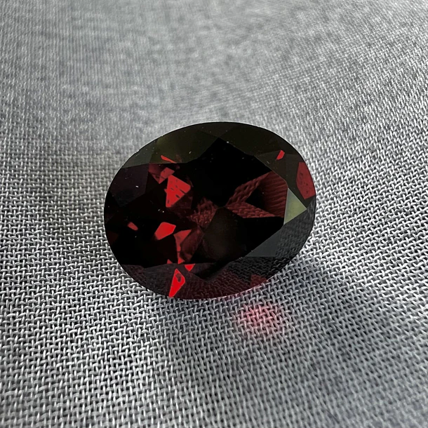 Granate Rojo-3.14ct-10x8x4.3mm 1