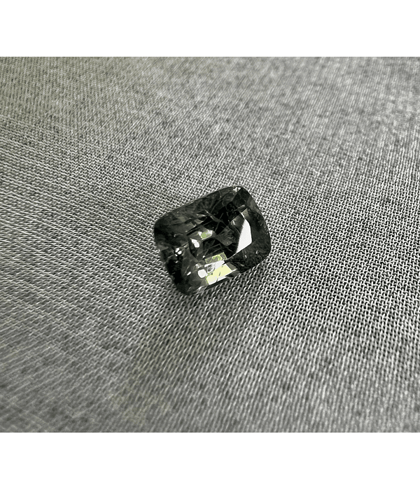 Zafiro natural de Sri Lanka-1.50ct-6.4x5.1x4.3mm