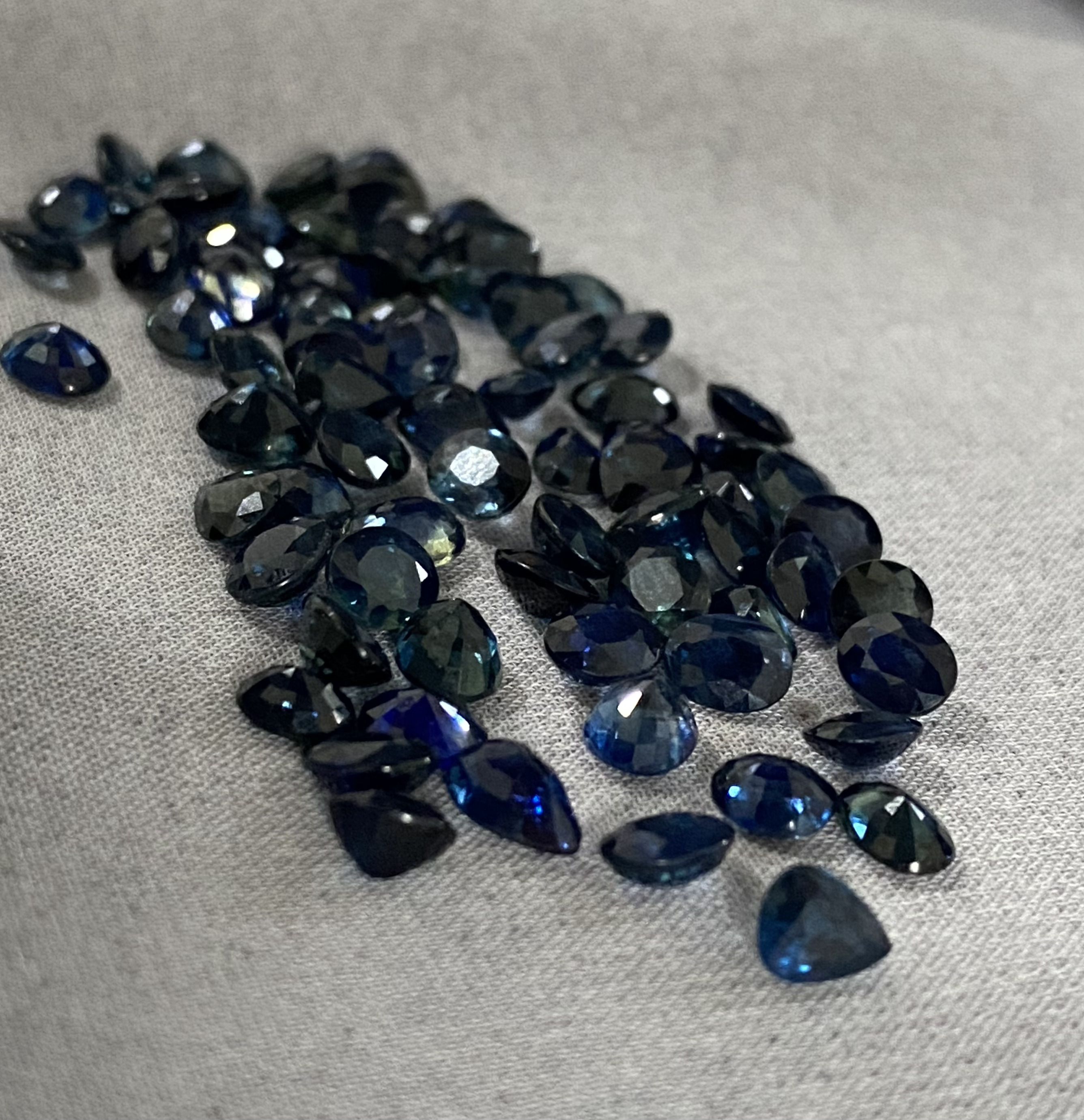Zafiro Australiano azul-de 0.600ct a 0.420ct-de 5.8x3.8 a 5x4mm
