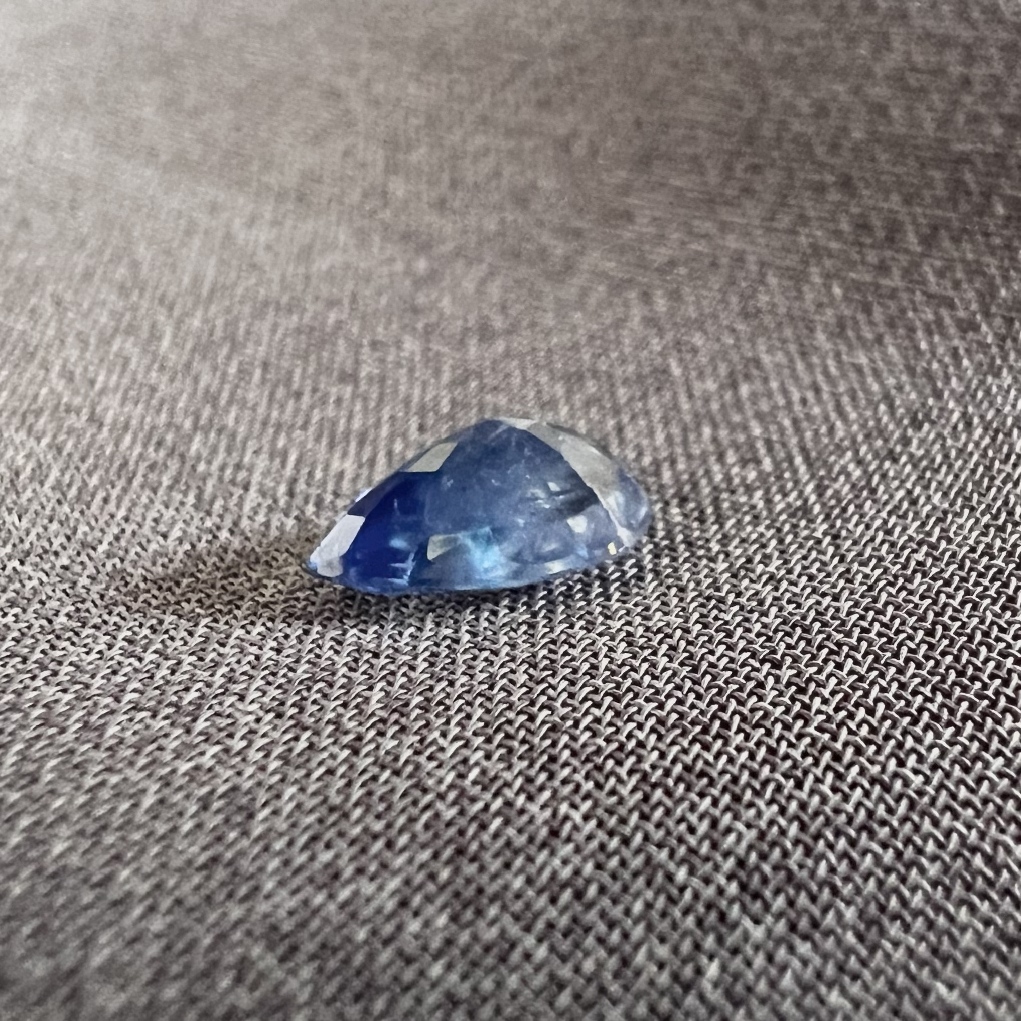 Zafiro Azul-0.610ct-6.5x4.4x2.5mm