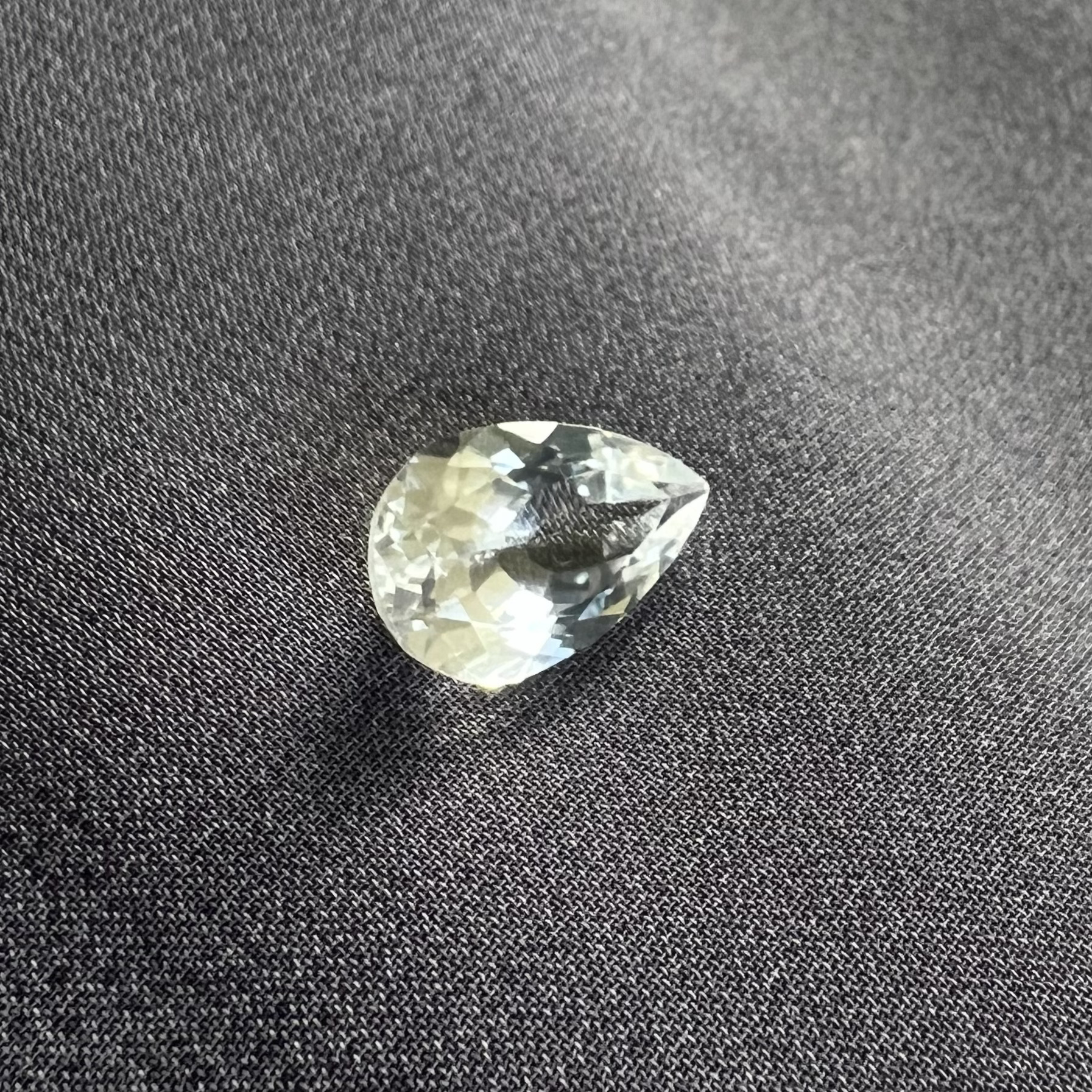 Topacio Blanco-5.000ct-13.7x8.5x5.4mm