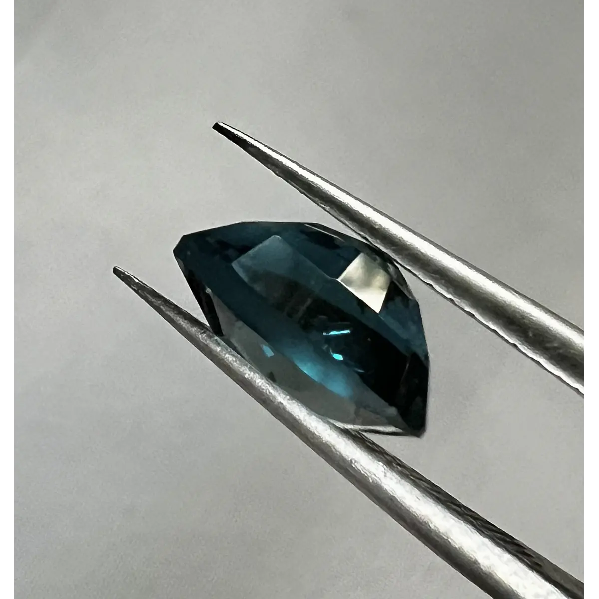 Topacio London Blue-1.980ct-8.9x7x3.5mm | Versatto Gemas & Joyas