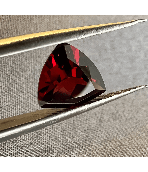 Granate Rojo-1.935ct-7.7x7.6x4.2mm