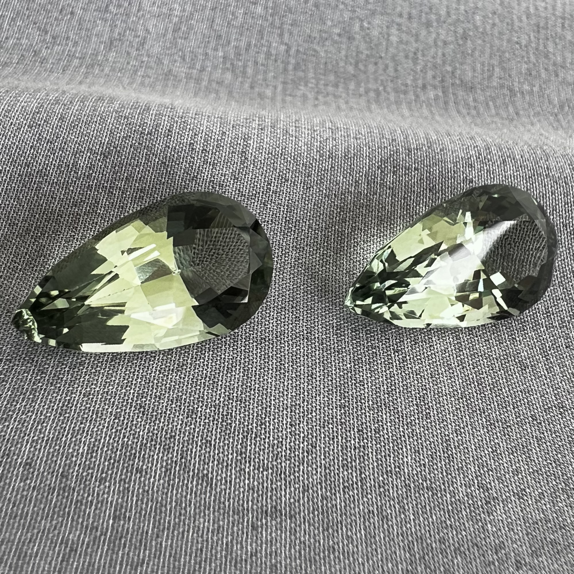 Par De Amatista Verde-17.85ct-20x10.9x8.2mm