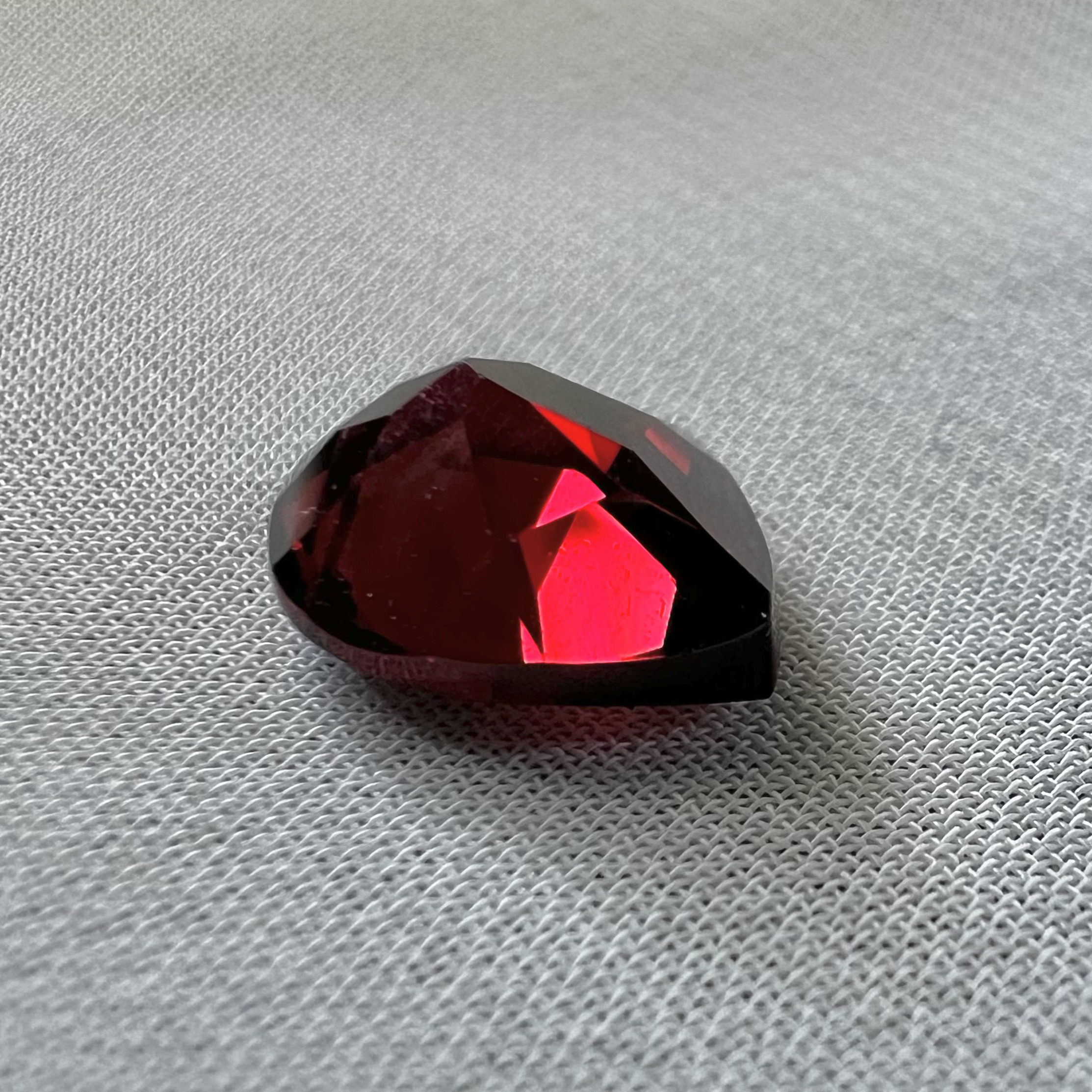 Granate Rojo-2.930ct-9.8x7.8x4.4mm