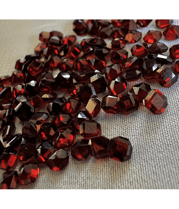 Granate Rojo-0.130ct-2.5mm