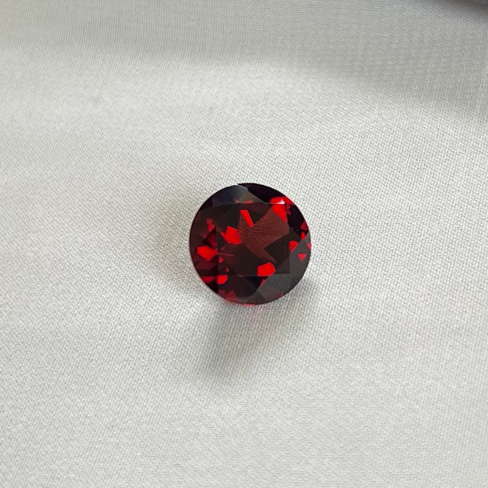 Granate Rojo-7.900ct-11.8x11.8x7mm