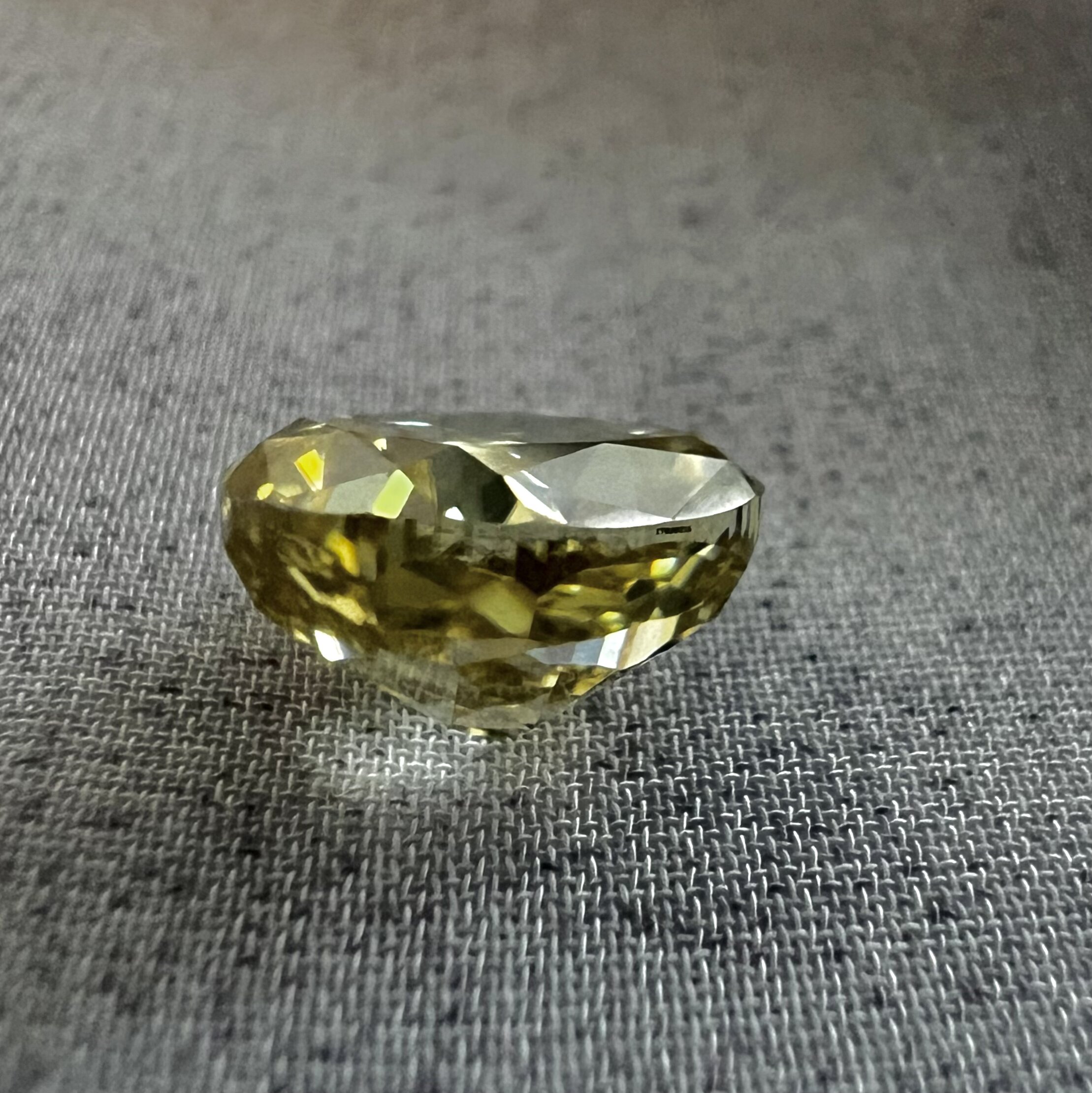 Moissanita Amarilla-2.02ct-7x7mm