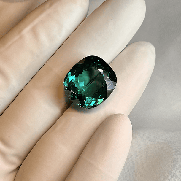 Topacio verde-24.060ct-16.7x15.2x10.1mm 1