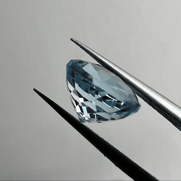 Topacio azul-2.795ct-7.8x6.1mm 3