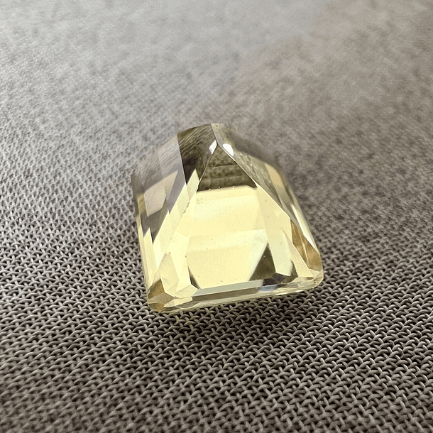 Berilo amarillo GIA-2.270ct-8.7x6.7x5.3mm 3