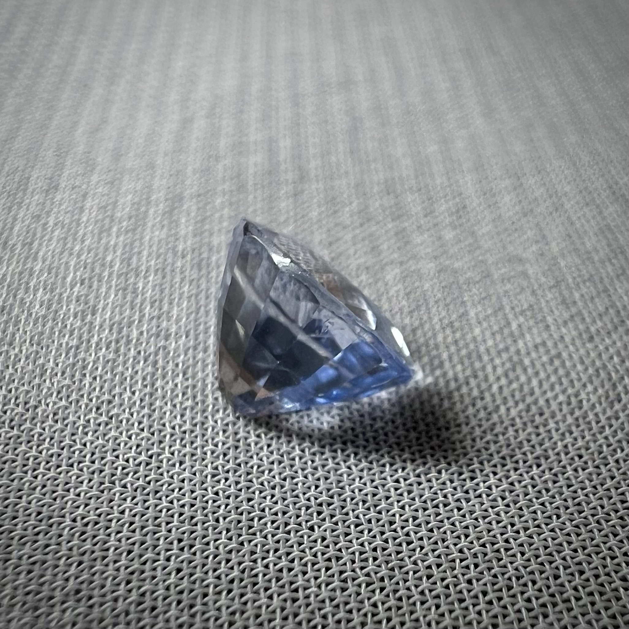 Zafiro azul de Sri Lanka-1.445ct-6.7x5.4x4.7mm