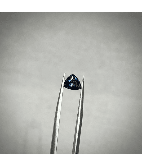 Zafiro azul de Sri Lanka-0.860ct-6.5x6x3.6mm
