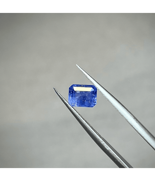 Zafiro azul de Sri Lanka-1.360ct-6.2x4.9x3.8mm