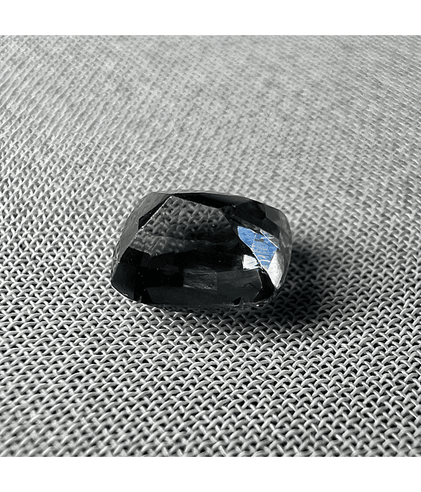 Zafiro azul de Sri Lanka-0.900ct-5.5x4.5x3.3mm