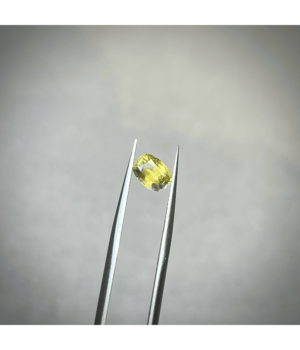 Zafiro amarillo de Sri Lanka-1.260ct-7x5.1x3.6mm