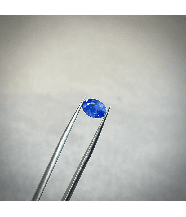 Zafiro azul de Sri Lanka-1.395ct-8.2x5.8x3.1mm