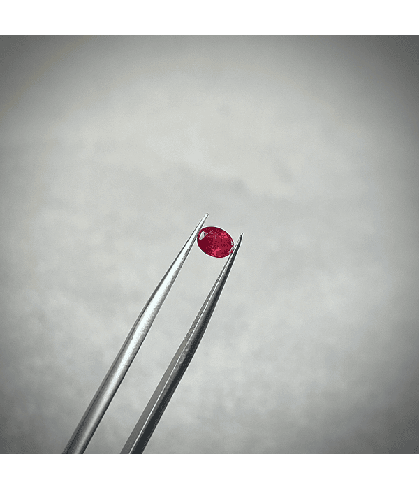 Zafiro rojo de Sri Lanka-0.425ct-5x3.5x2.2mm