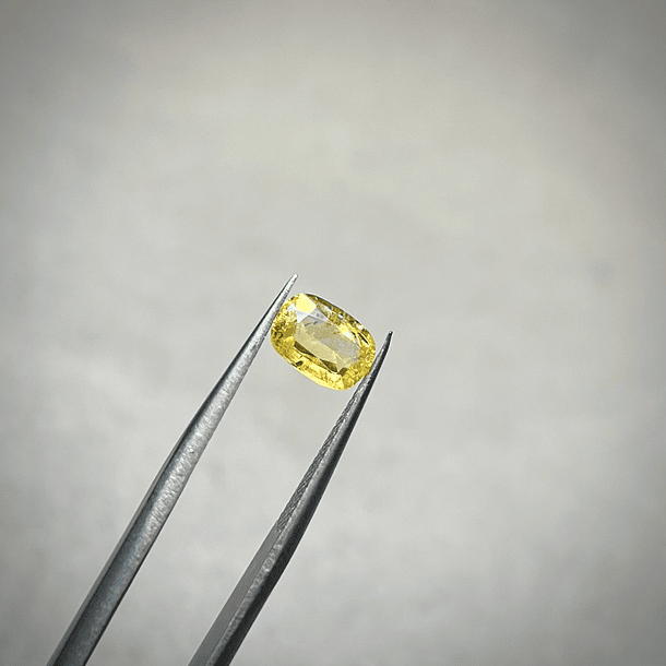 Zafiro amarillo de Sri Lanka-1.110ct-7.3x5x2.4mm 1