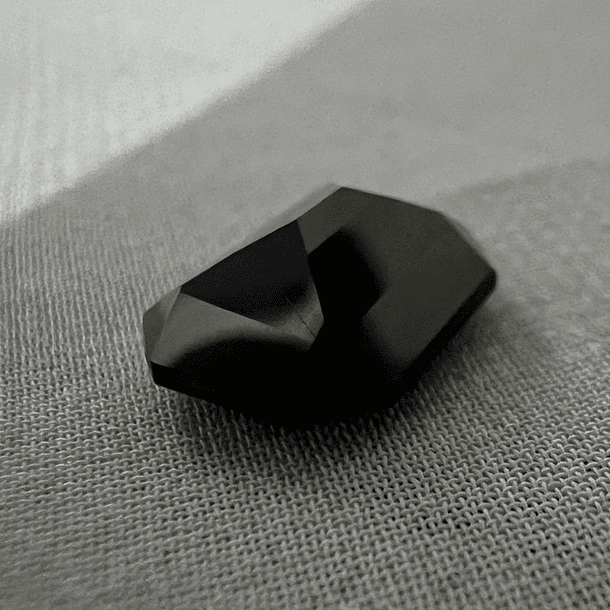 Espinela negra-8x6mm 2