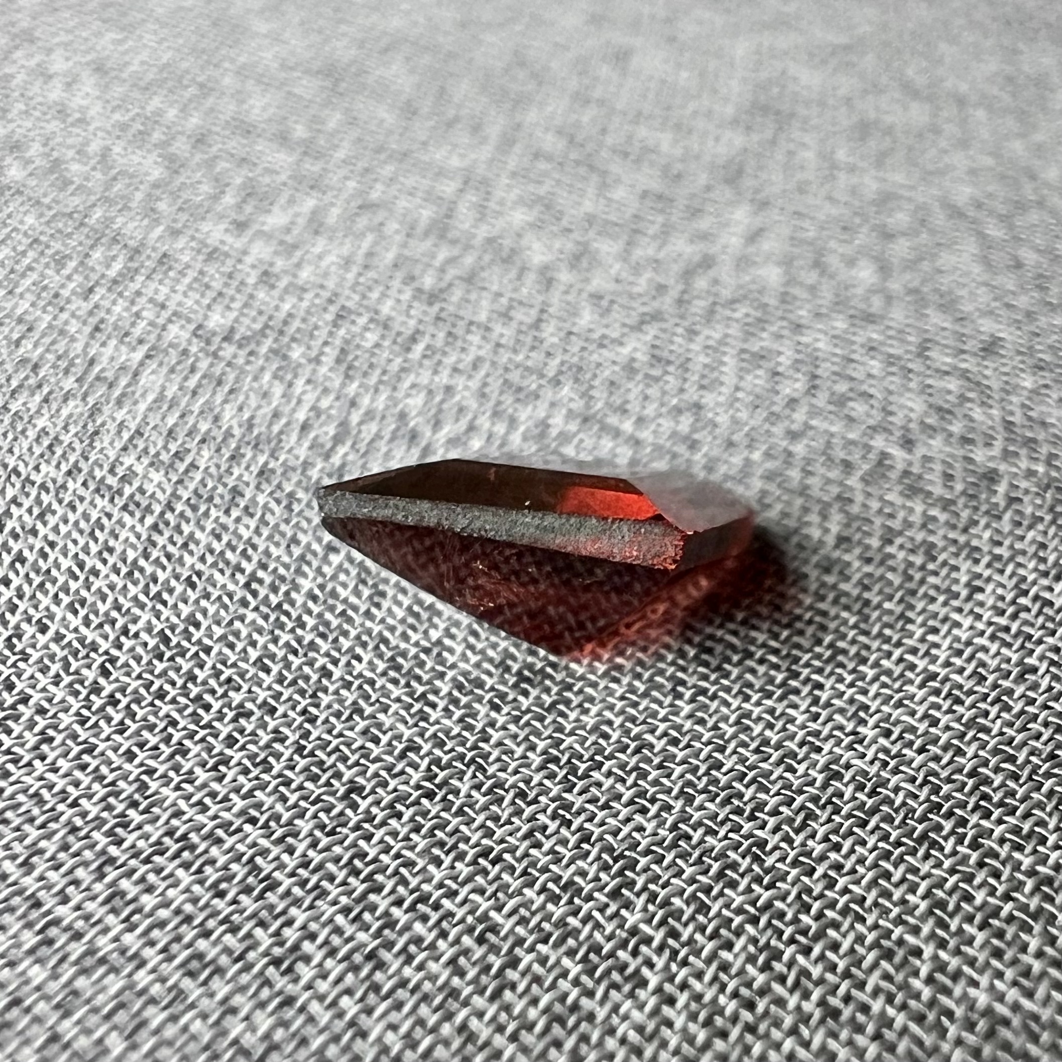 Granate rojo-7.9x5.8mm