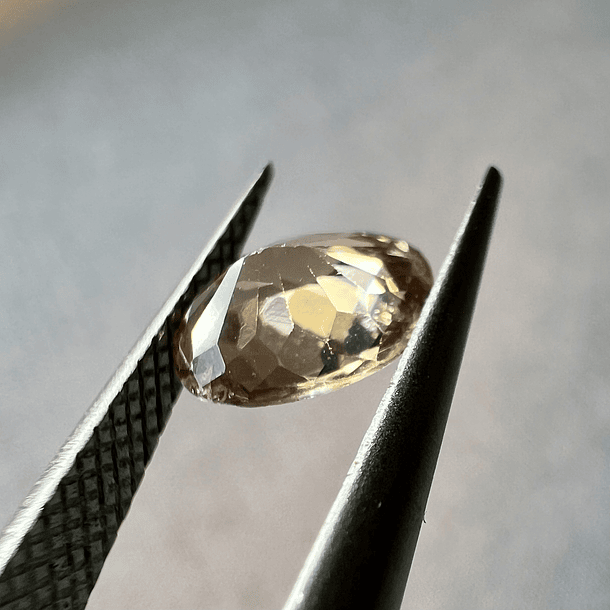 Zafiro de Sri Lanka-0.950ct-6.4x4.9mm 2
