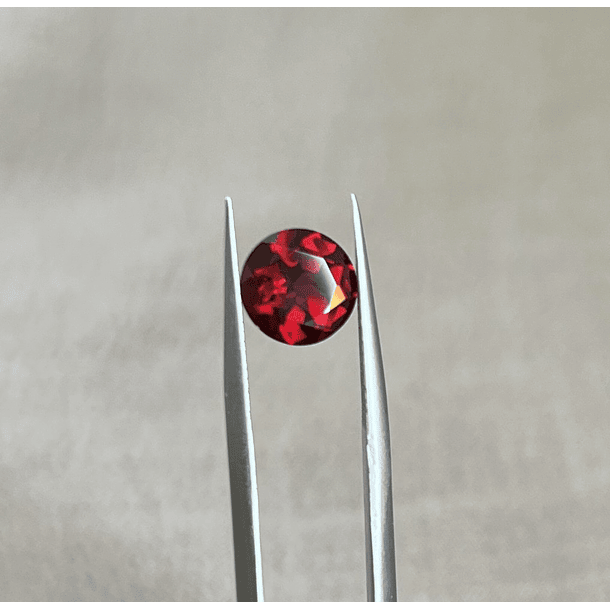 Granate rojo-2.285ct-7.9x4.5mm 1