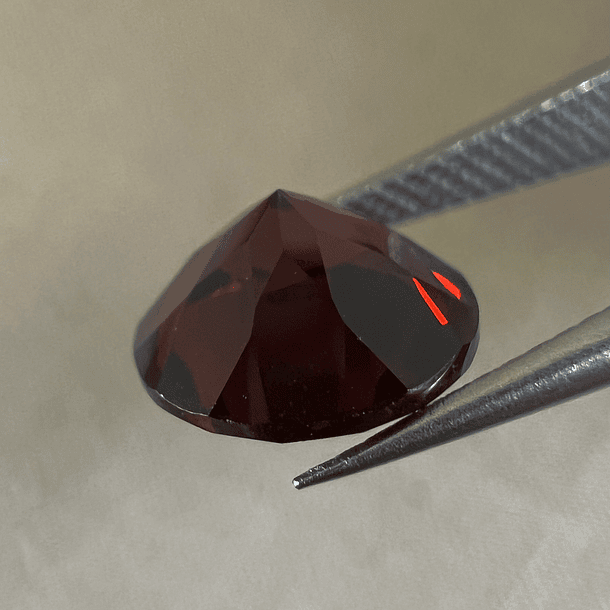 Granate rojo-2.285ct-7.9x4.5mm 2
