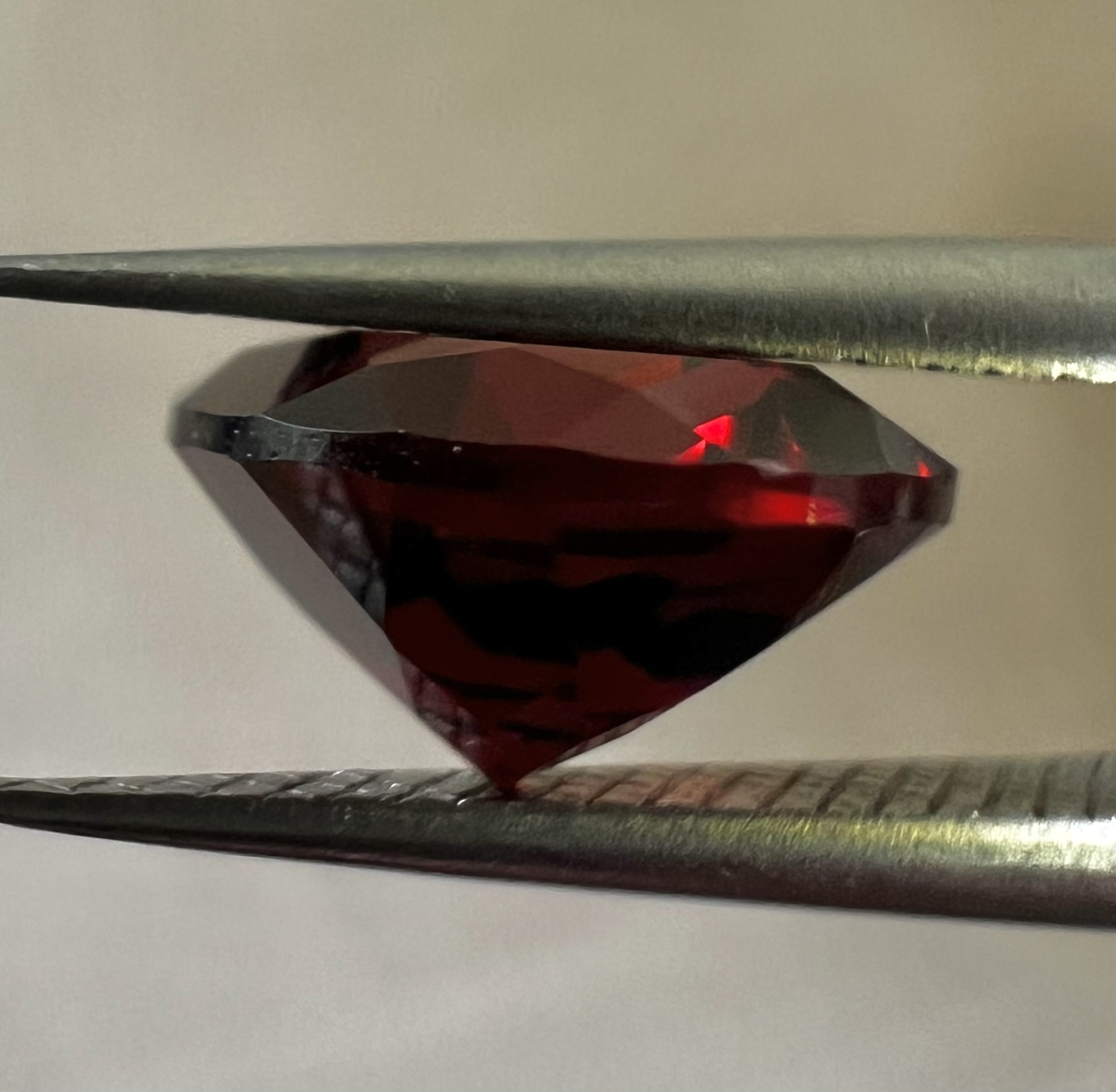 Granate rojo-2.325ct-8x4.7mm