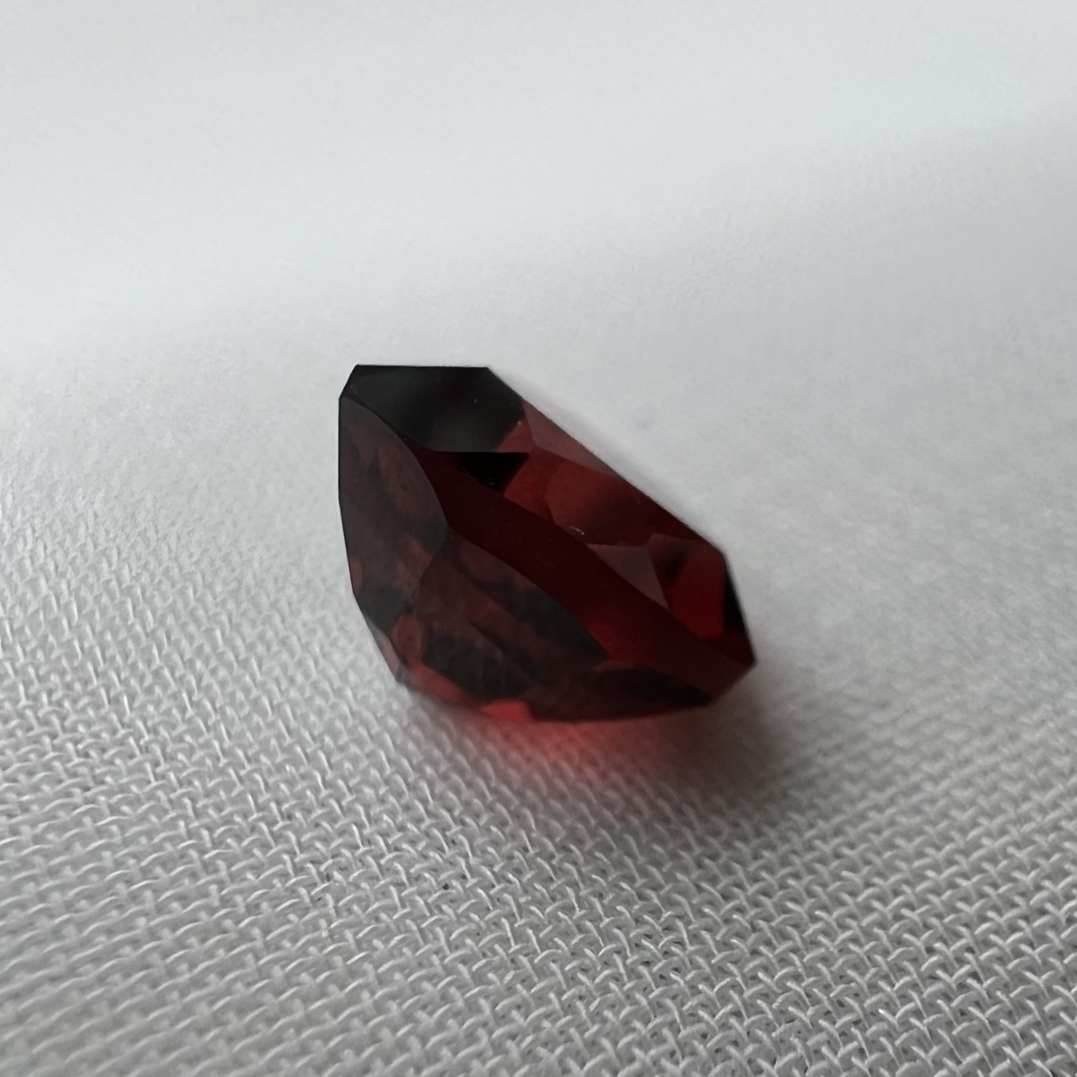 Granate rojo-1.875ct-8x8mm