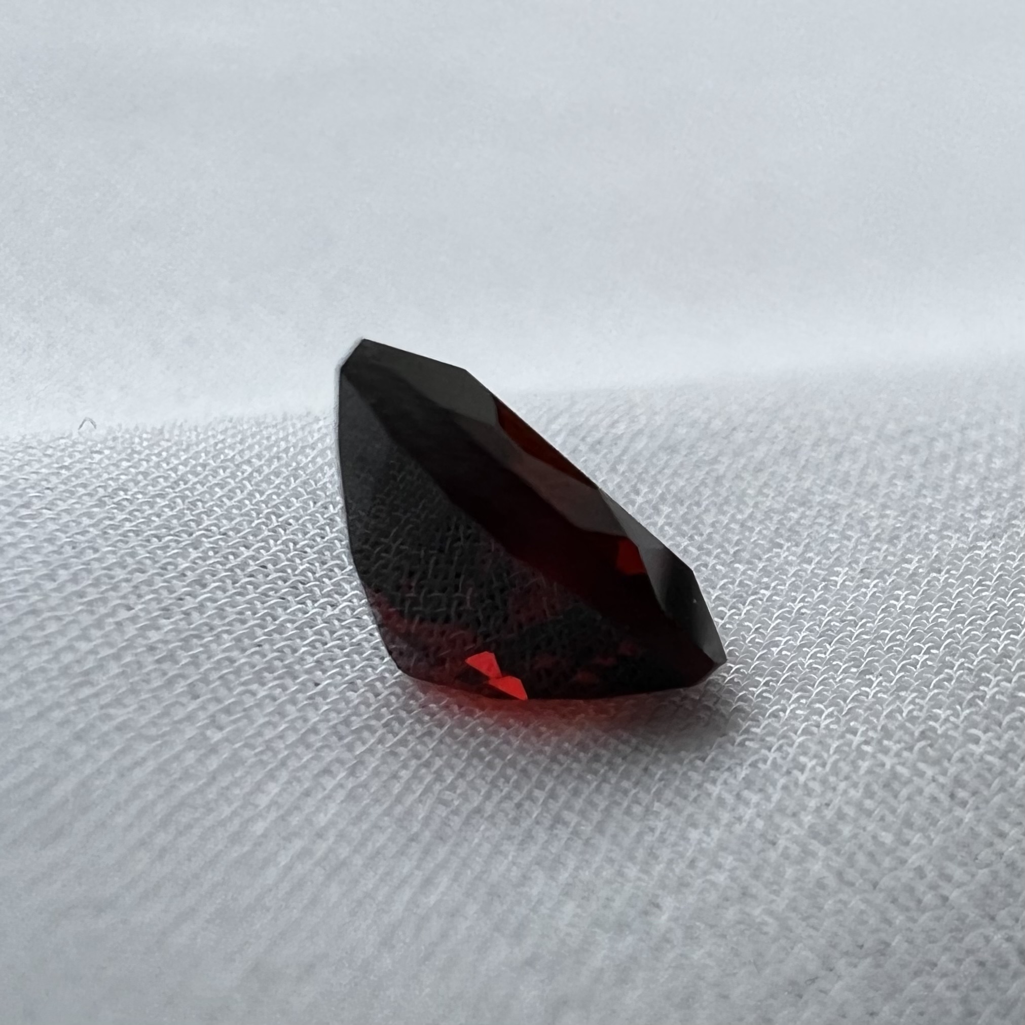 Granate rojo-1.245ct-7x7mm