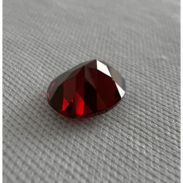 Granate rojo-1.440ct-7.9x5.9mm 2