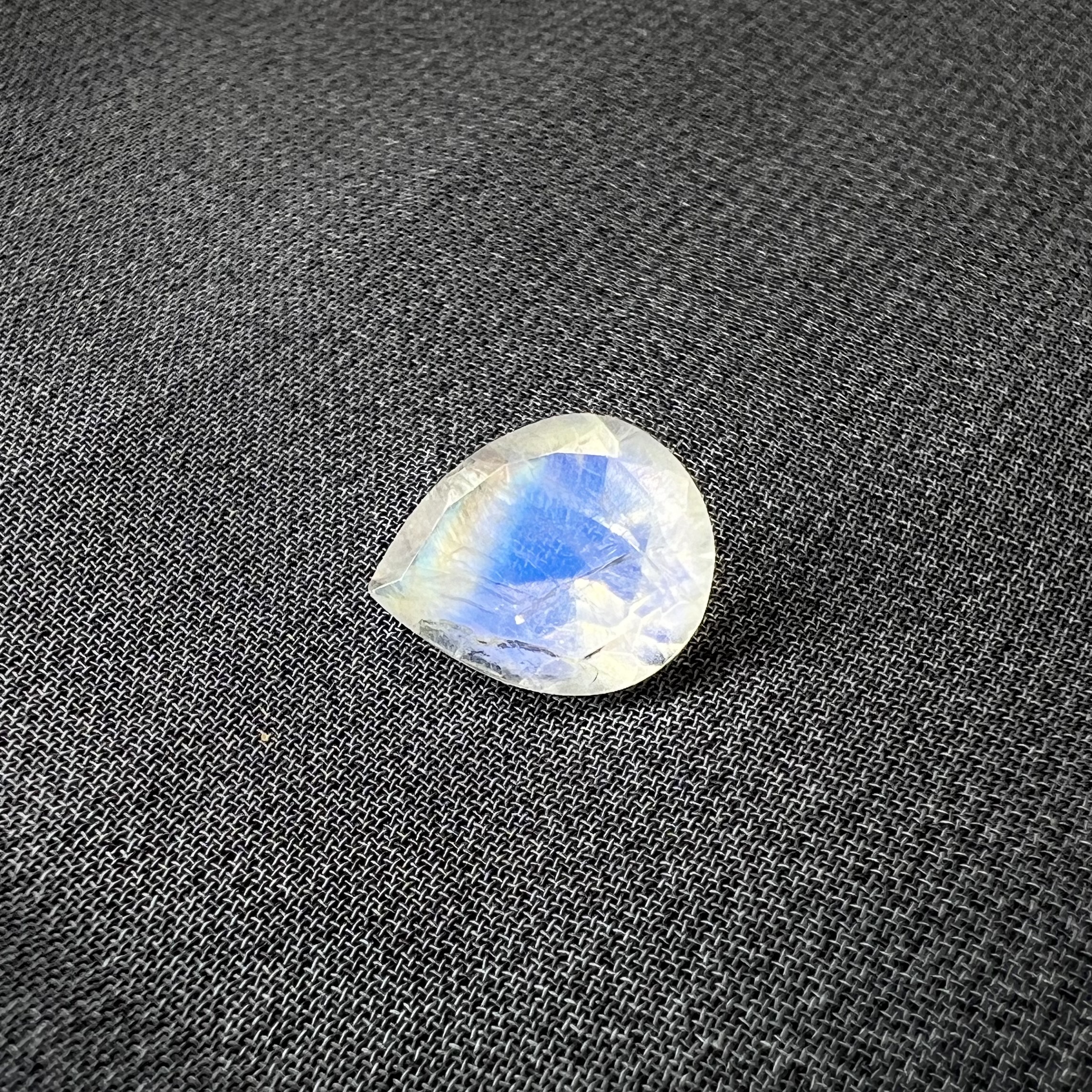 Piedra luna-2.090ct-9.8x8mm