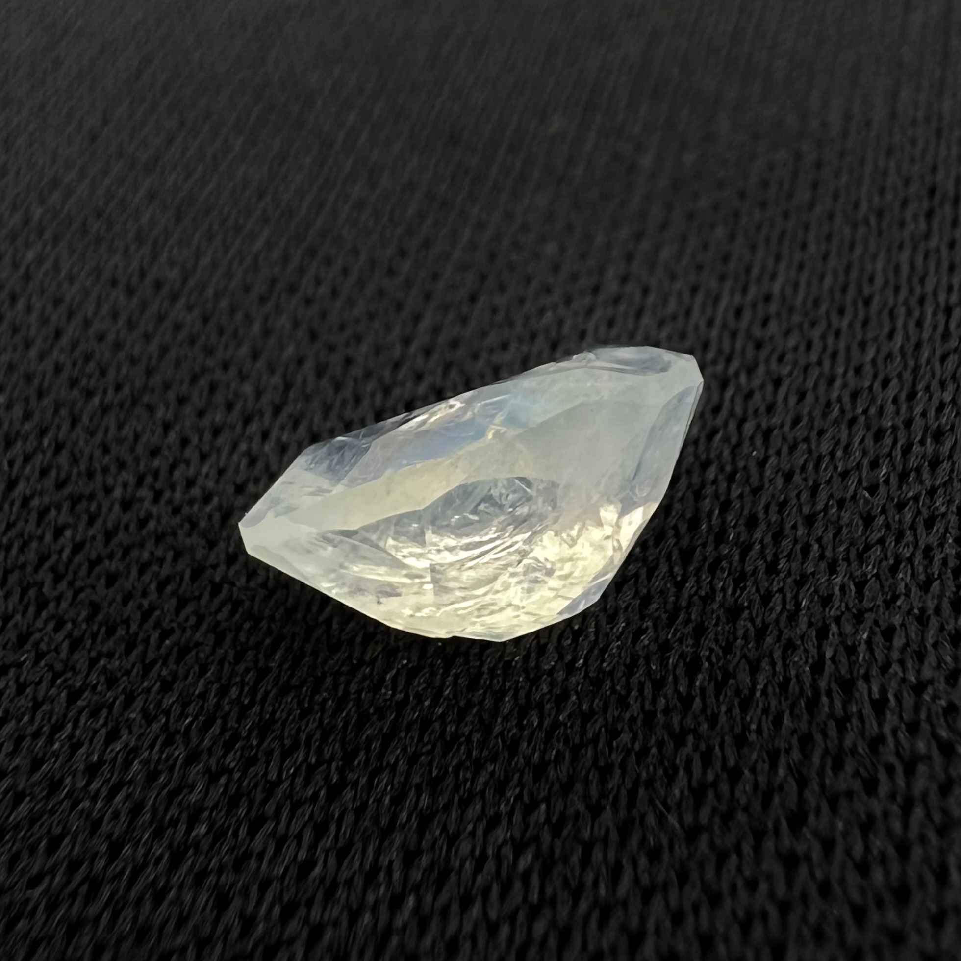 Piedra luna-1.875ct-9x7mm