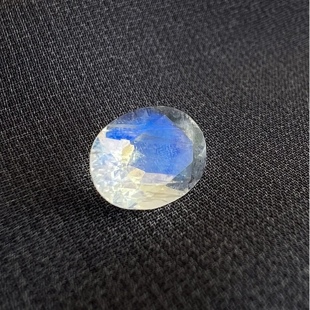 Piedra luna-2.150ct-10.1x8mm 1