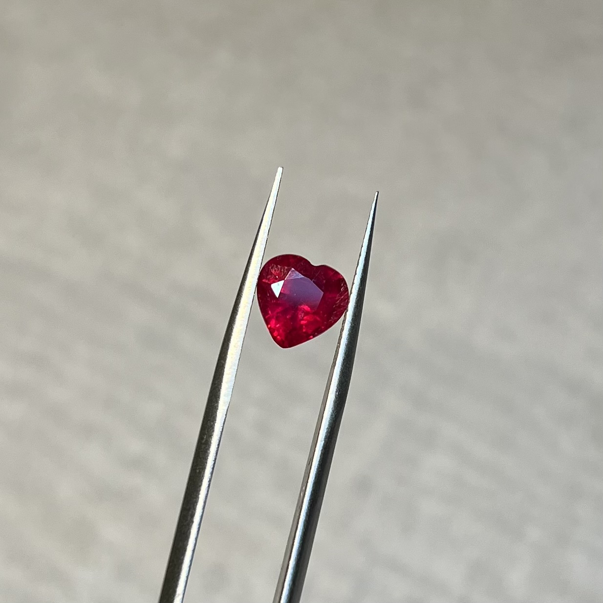 Rubí-2.470ct-8x7.8mm