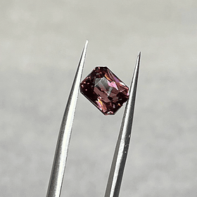 Circón natural-3.045ct-7.7x6.2x4.9mm